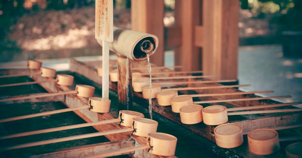 Chozuya: A sacred place where you can purify your hands before praying.